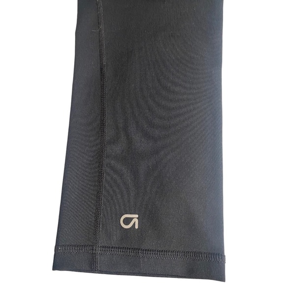 NWOT GAP FIT BLACK LEGGINGS CAPRI SIZE SMALL - Picture 4 of 5